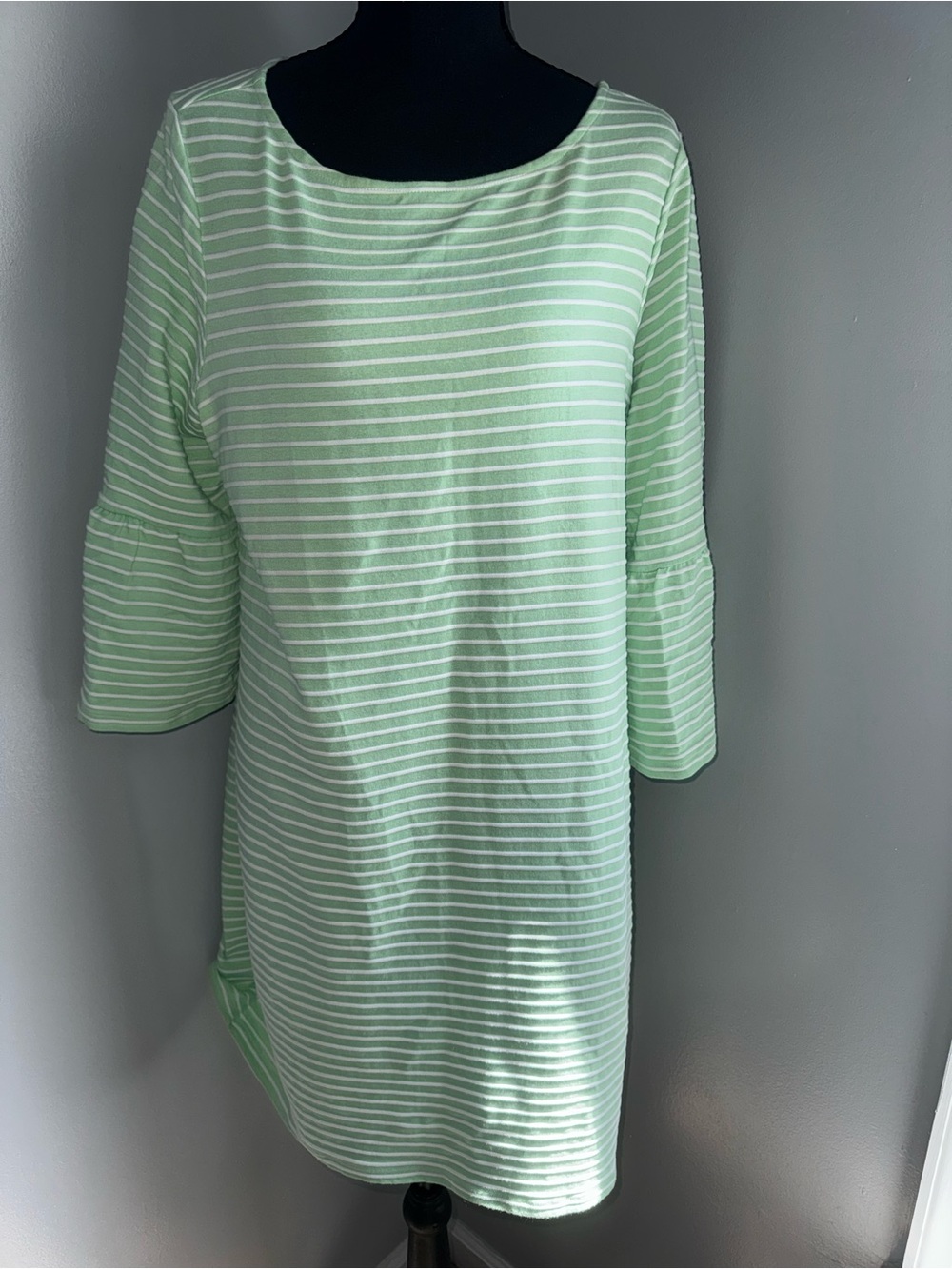 Crown & Ivy Women’s Mint Ribbed Shift Dress: bell quarter sleeves
